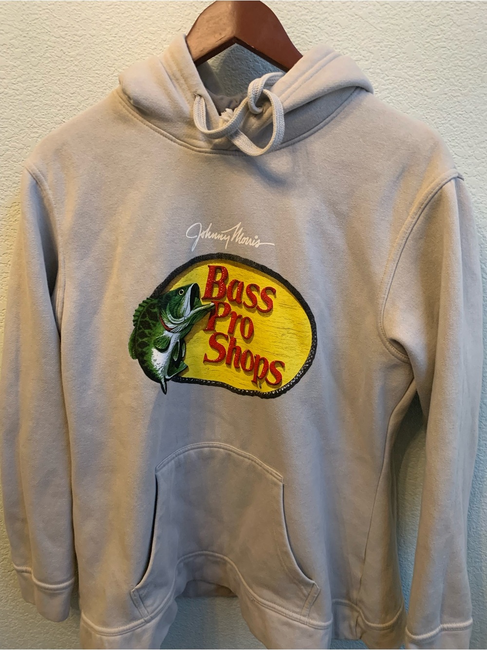 Bass Pro Shops Beige Crewneck Hoodie with Yellow Logo and Green Fish